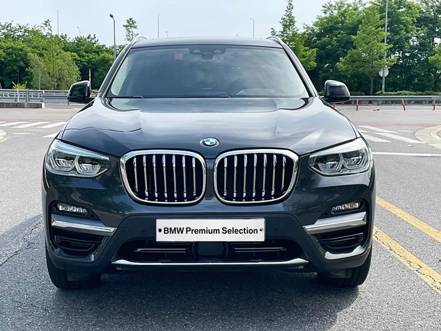 X3 (G01)