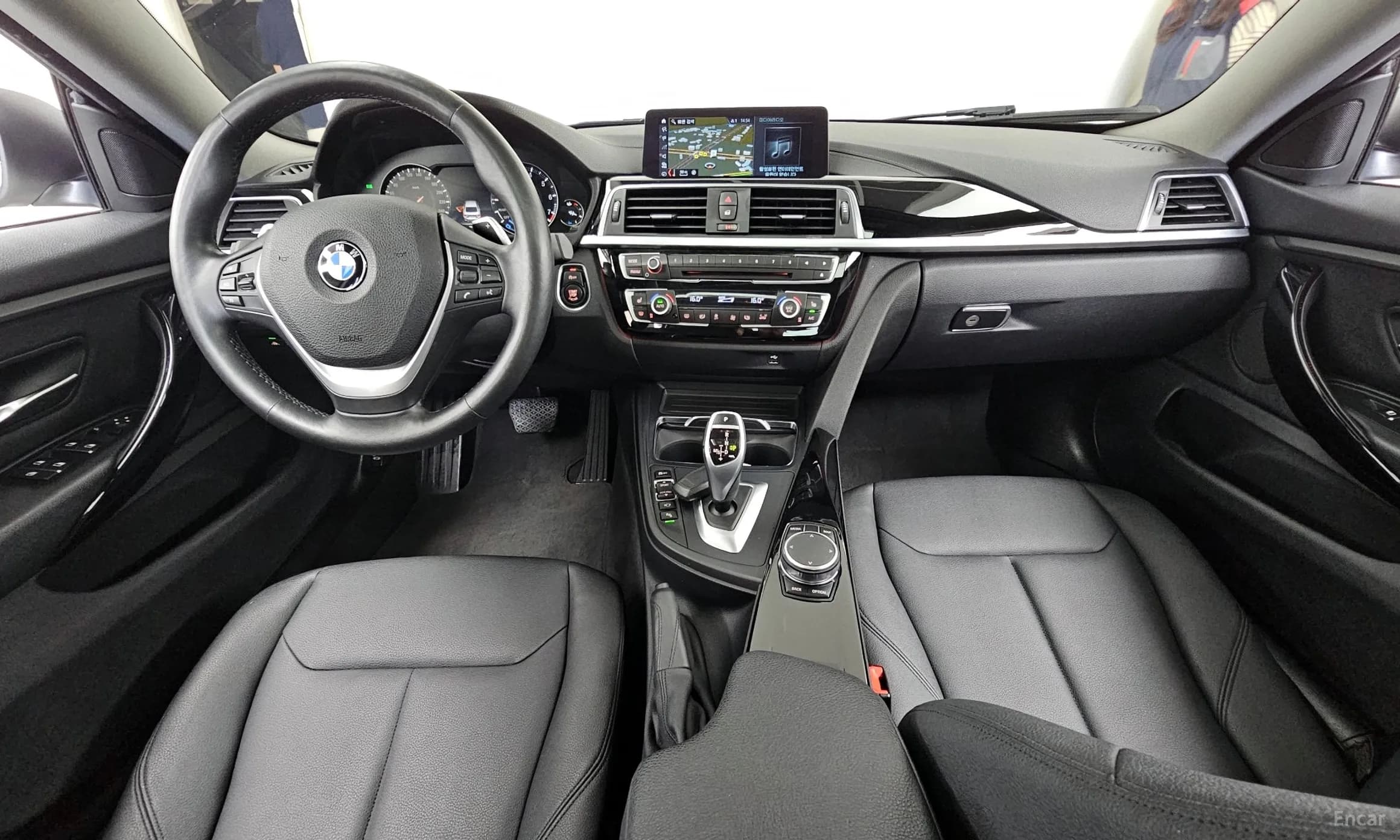 Series 4 (F32)