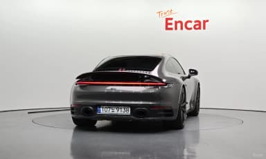 911 (992)