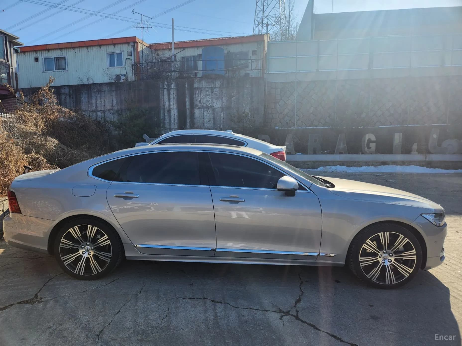 S90