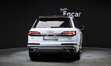 Q7 (4M)