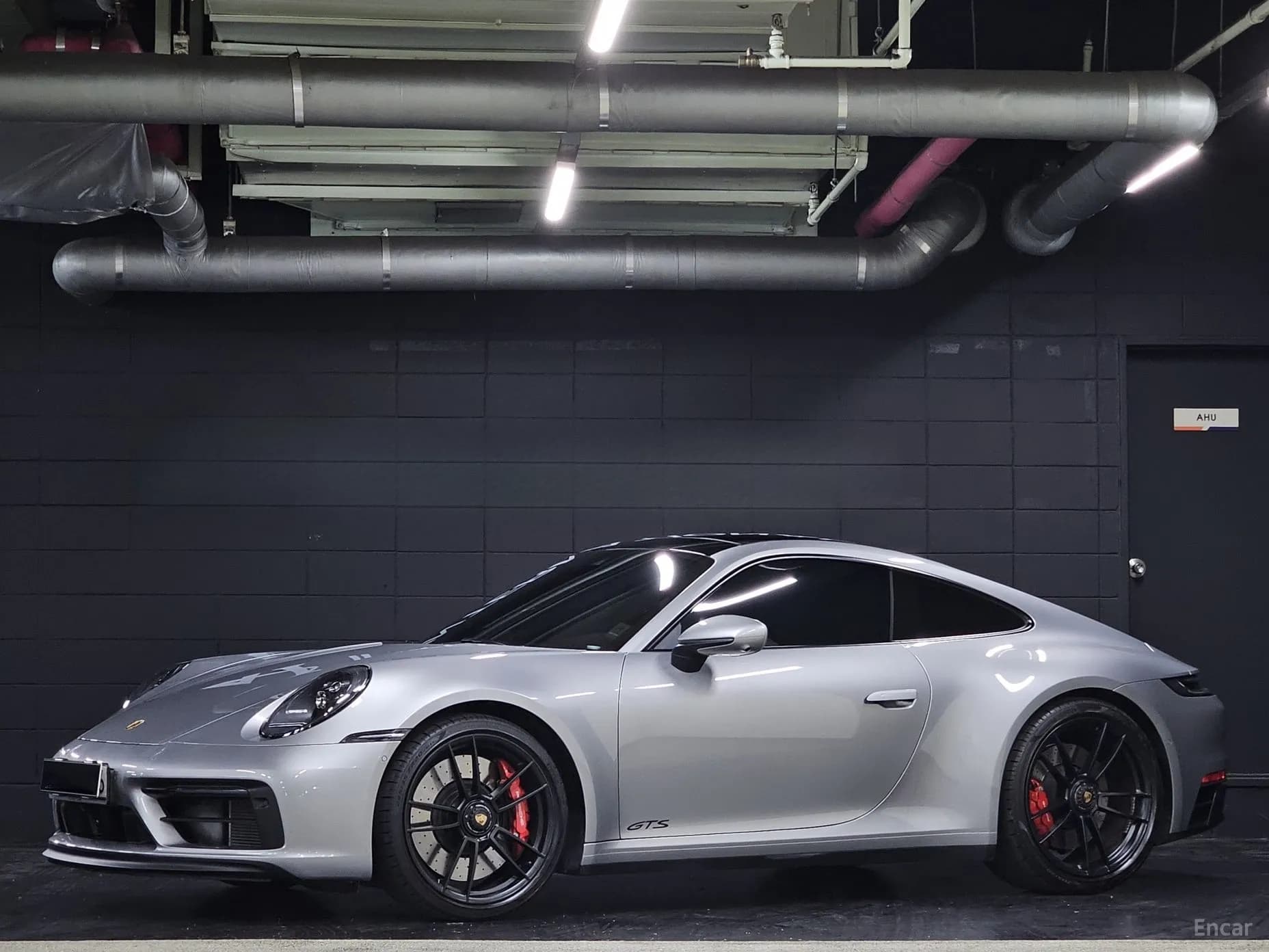 911 (992)