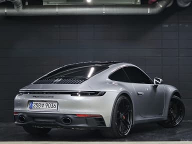 911 (992)