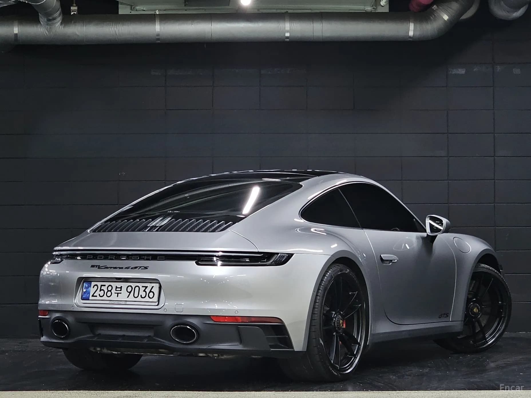 911 (992)