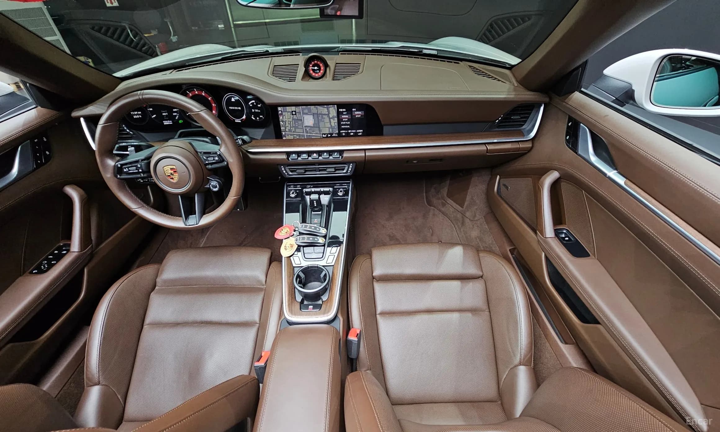 911 (992)