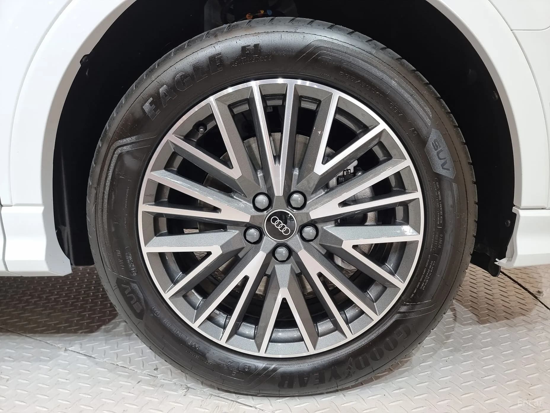 Q3 (F3)