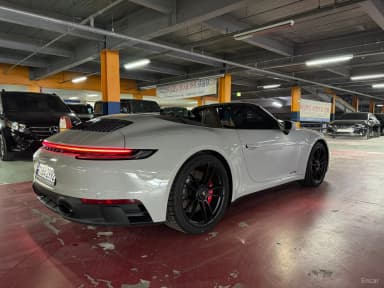 911 (992)