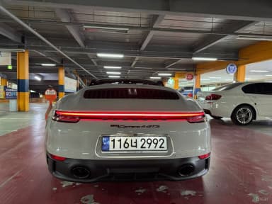 911 (992)