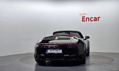 911 (992)