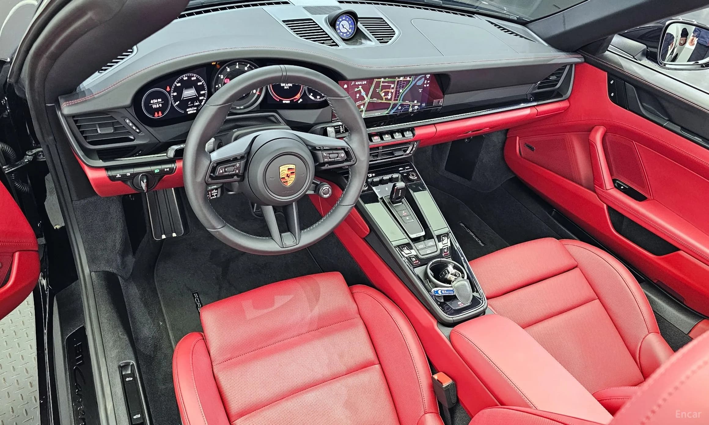 911 (992)