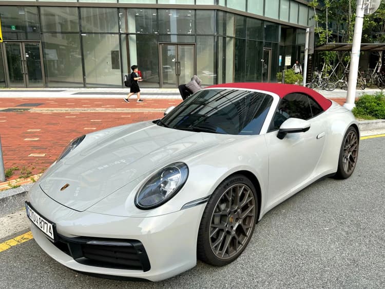 911 (992)