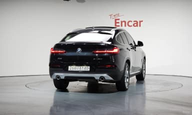 X4 (G02)