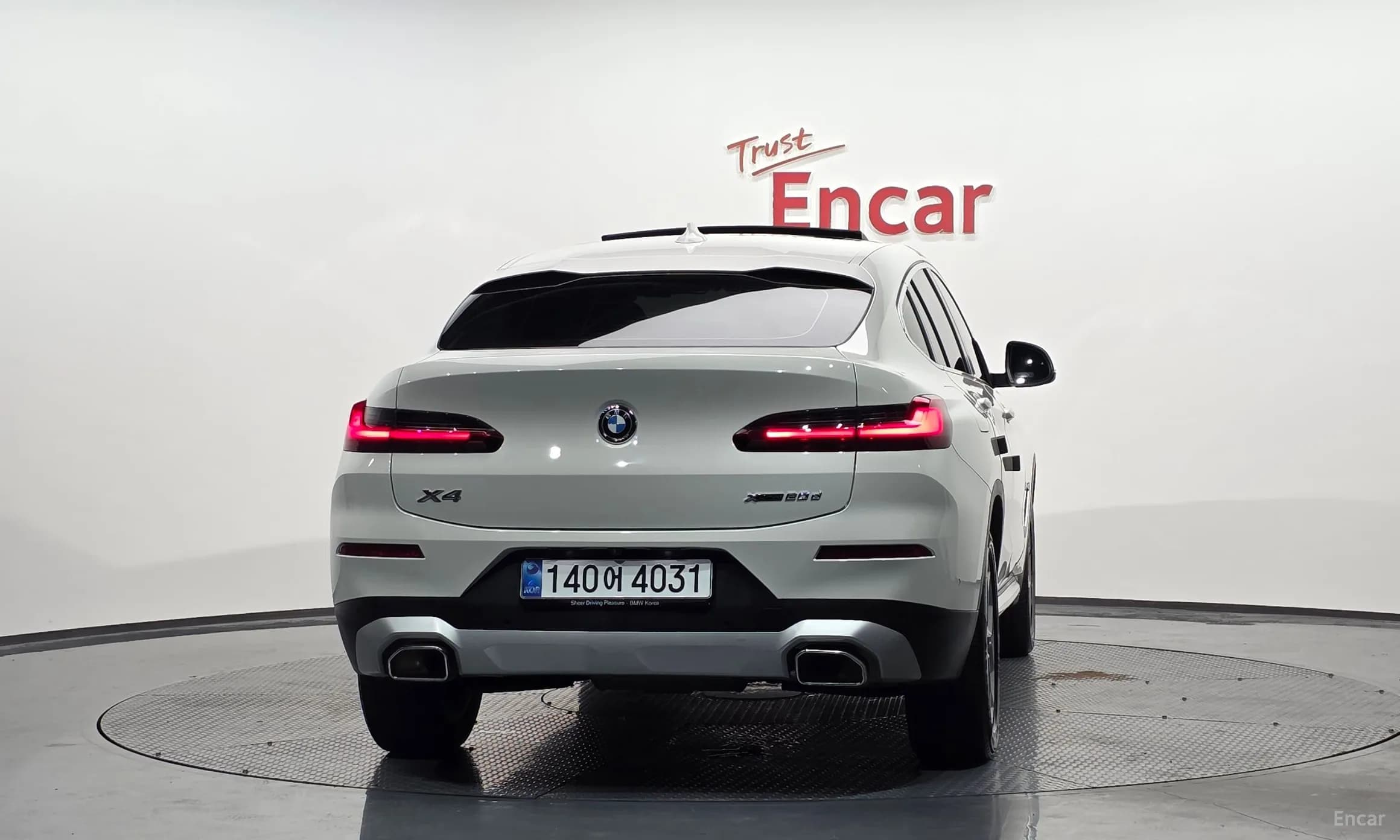 X4 (G02)