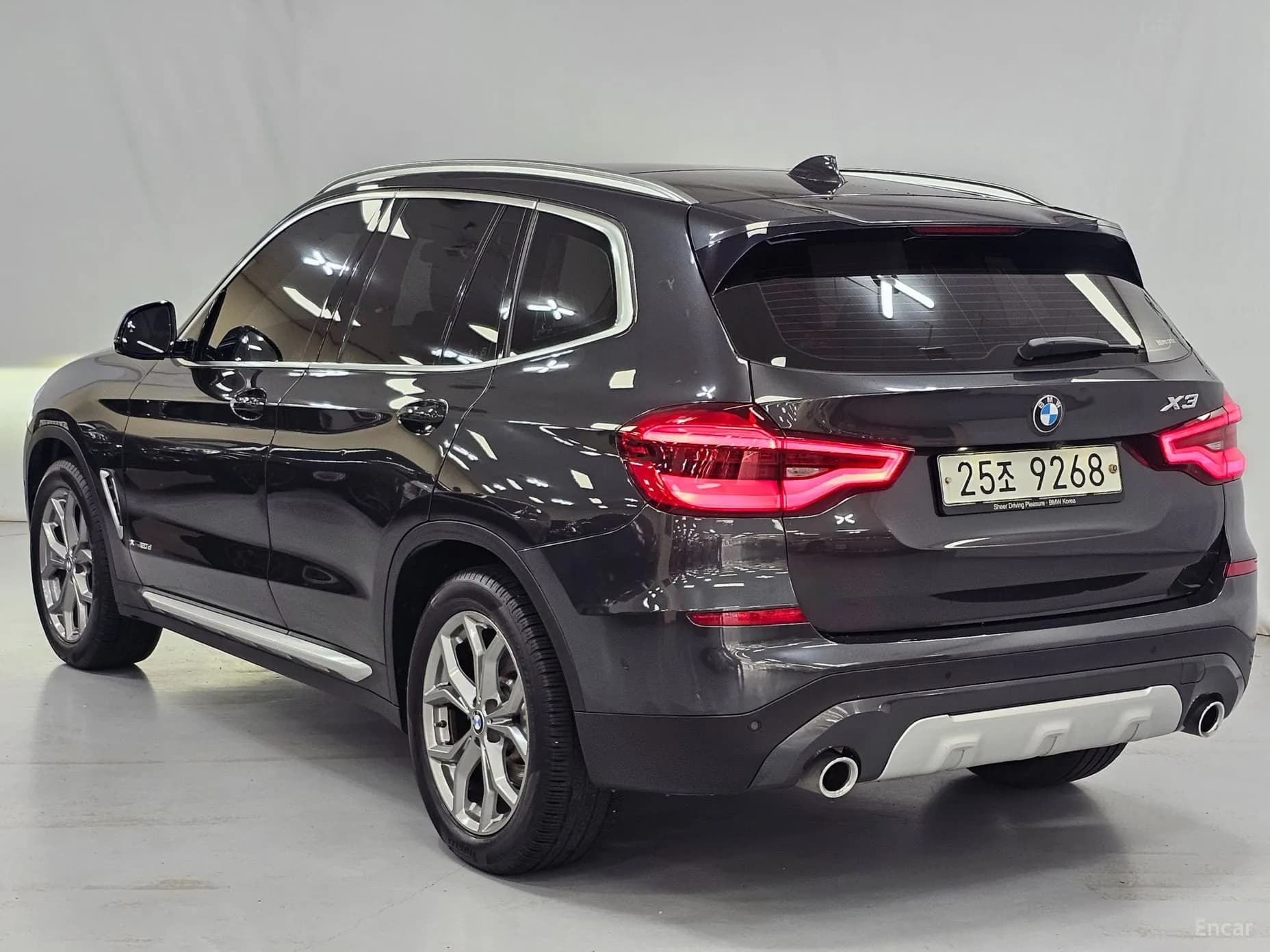 X3 (G01)