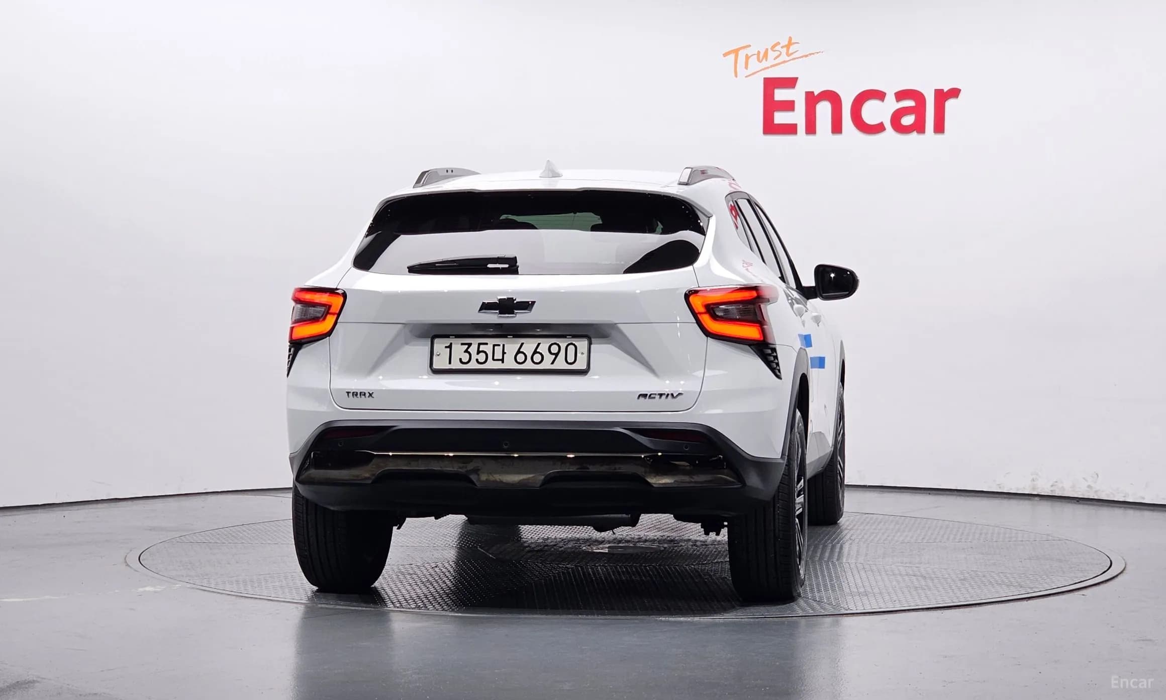 Trax Crossover