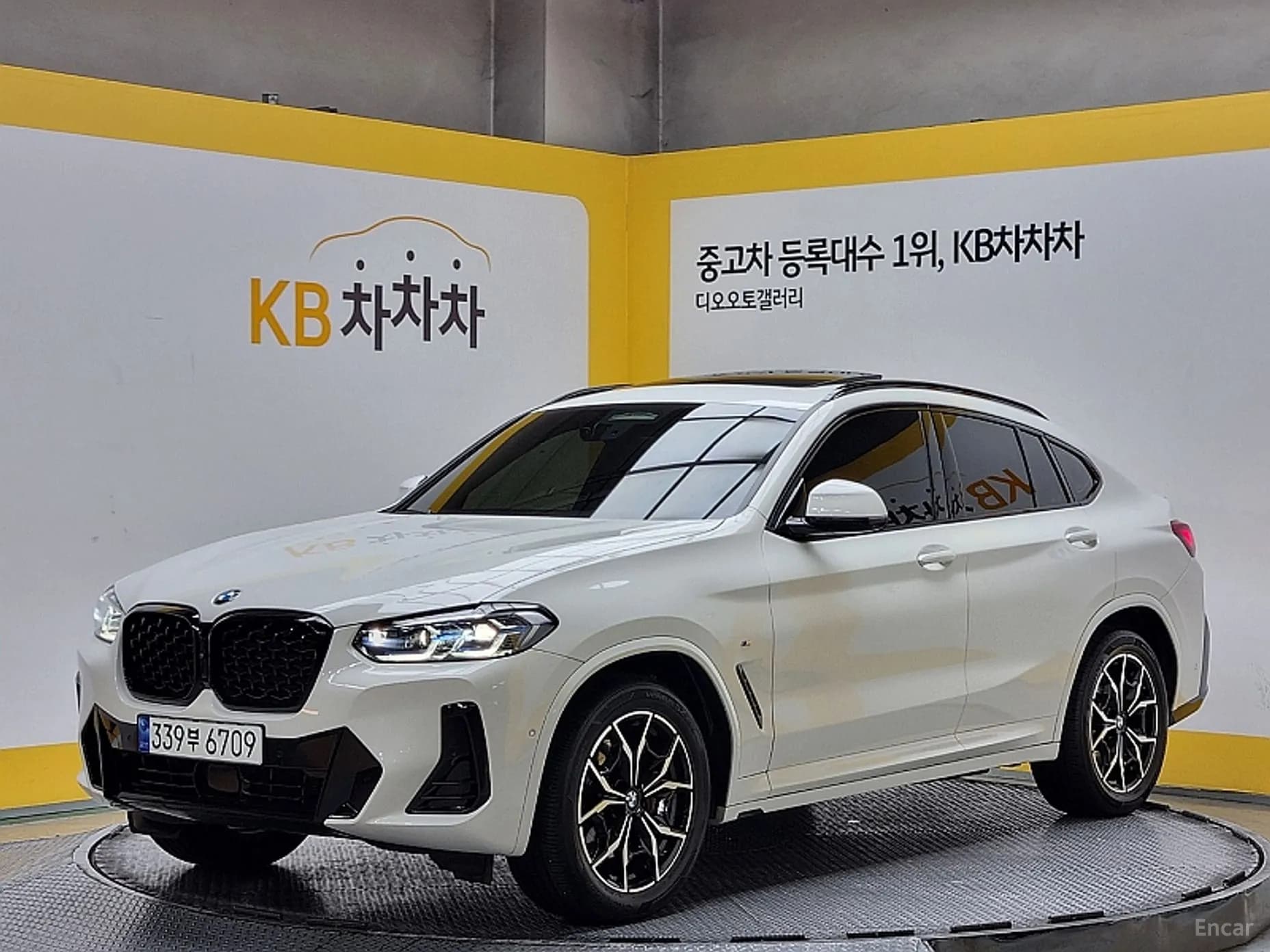X4 (G02)