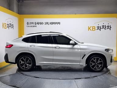 X4 (G02)