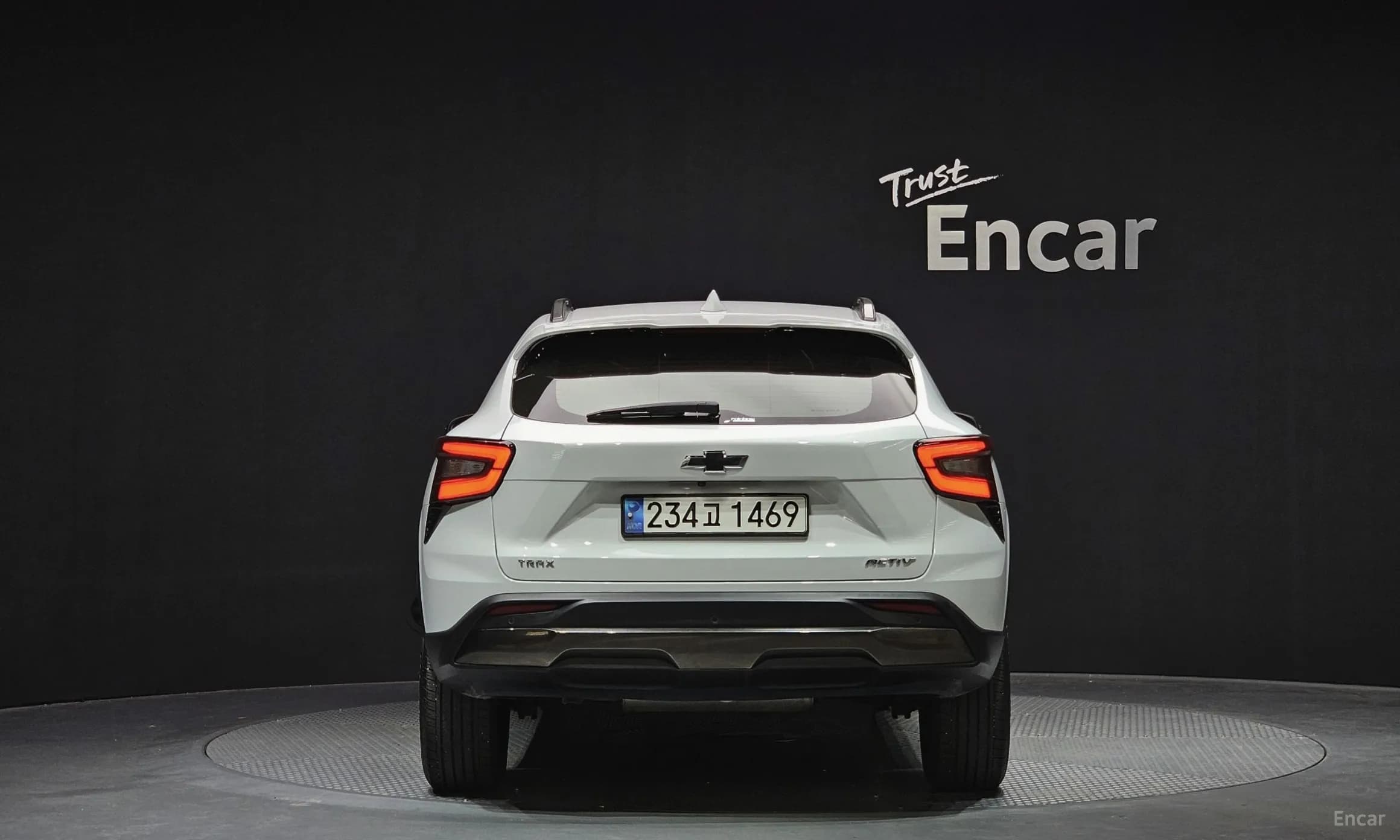 Trax Crossover
