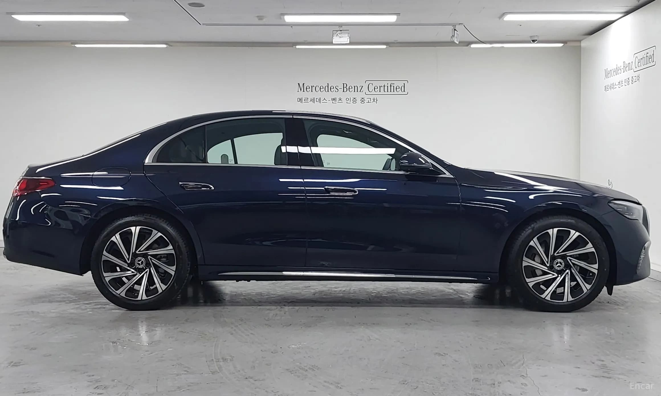 E-Class W214