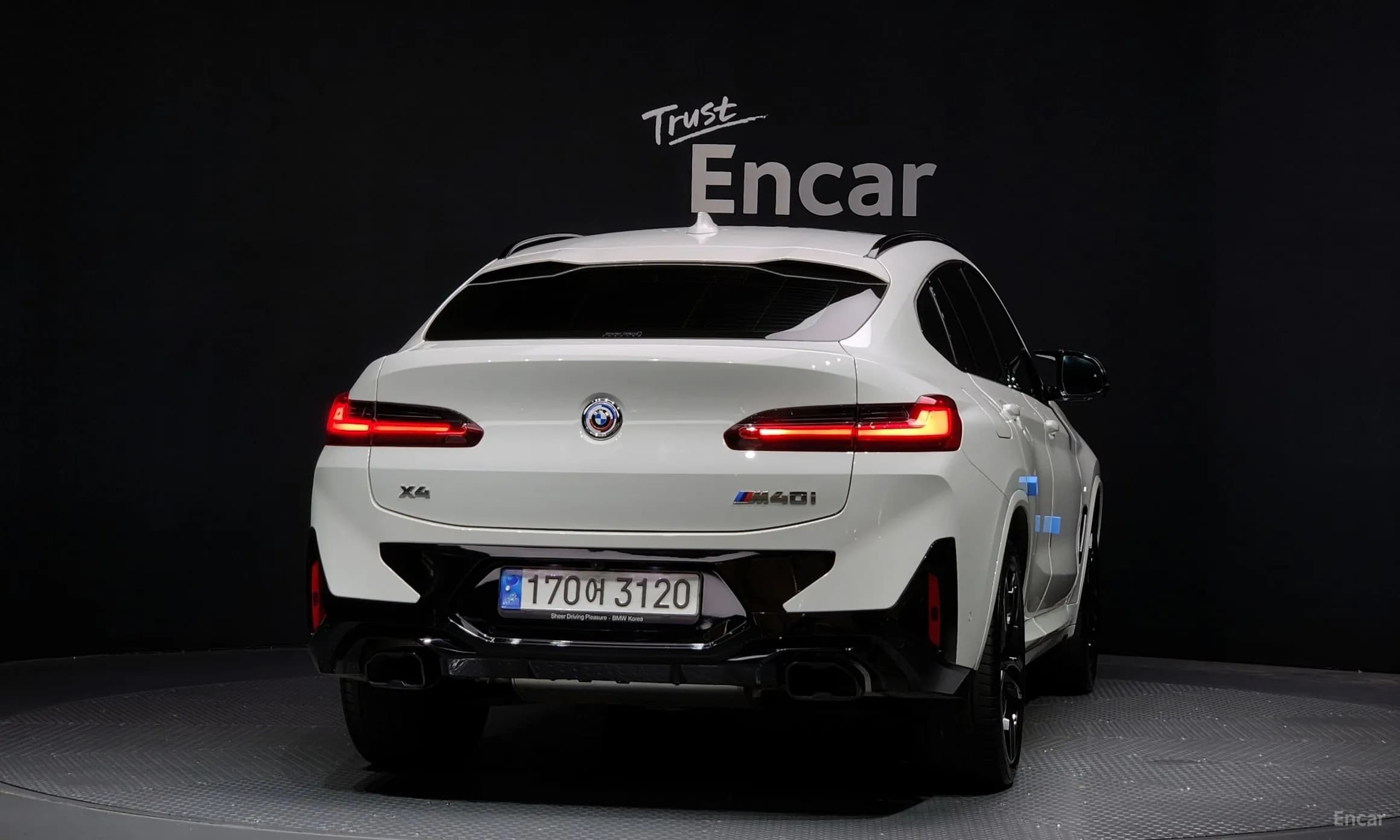 X4 (G02)