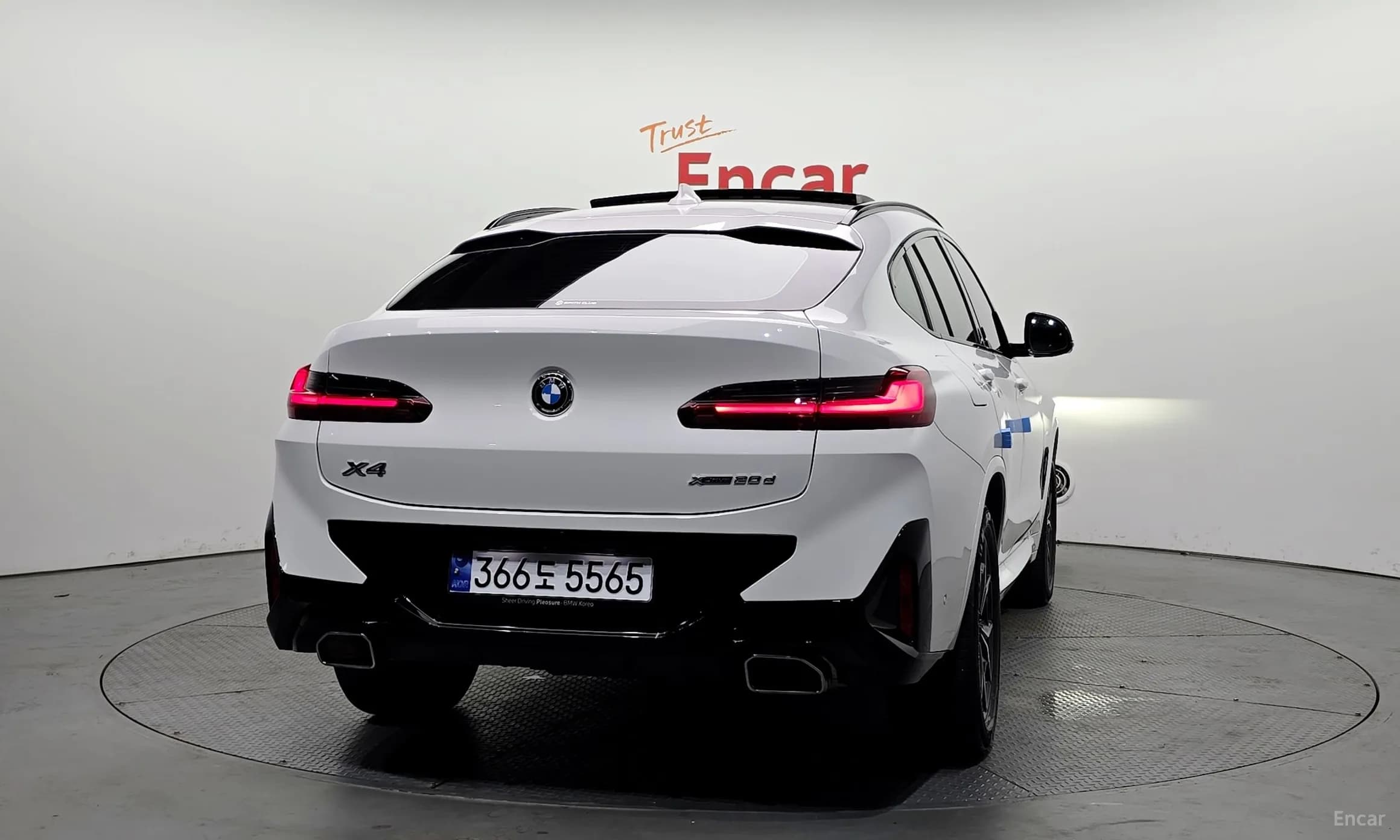 X4 (G02)