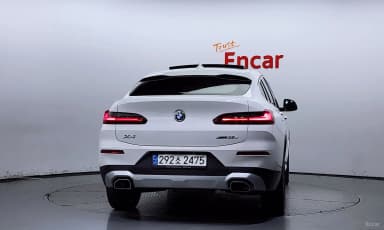 X4 (G02)