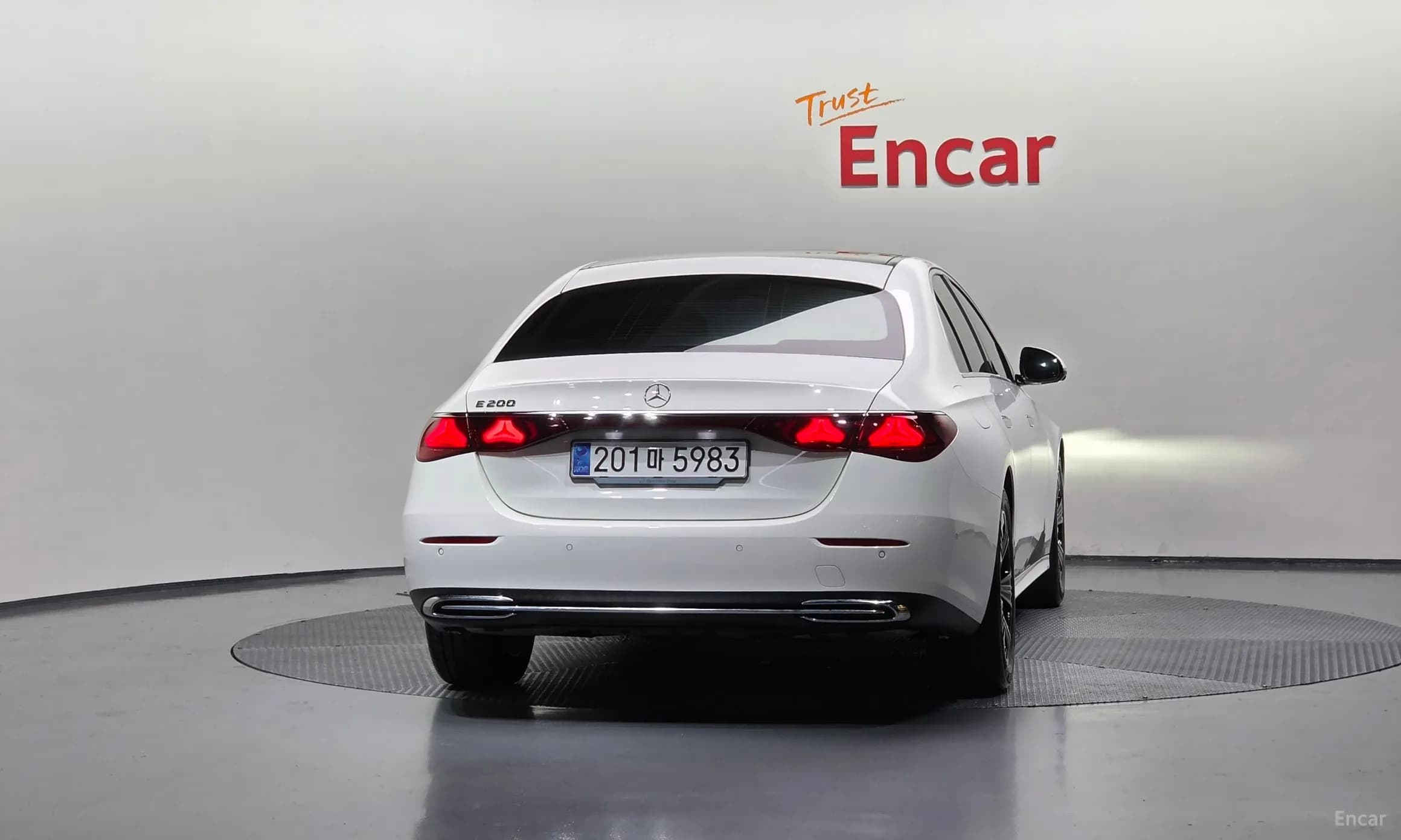 E-Class W214