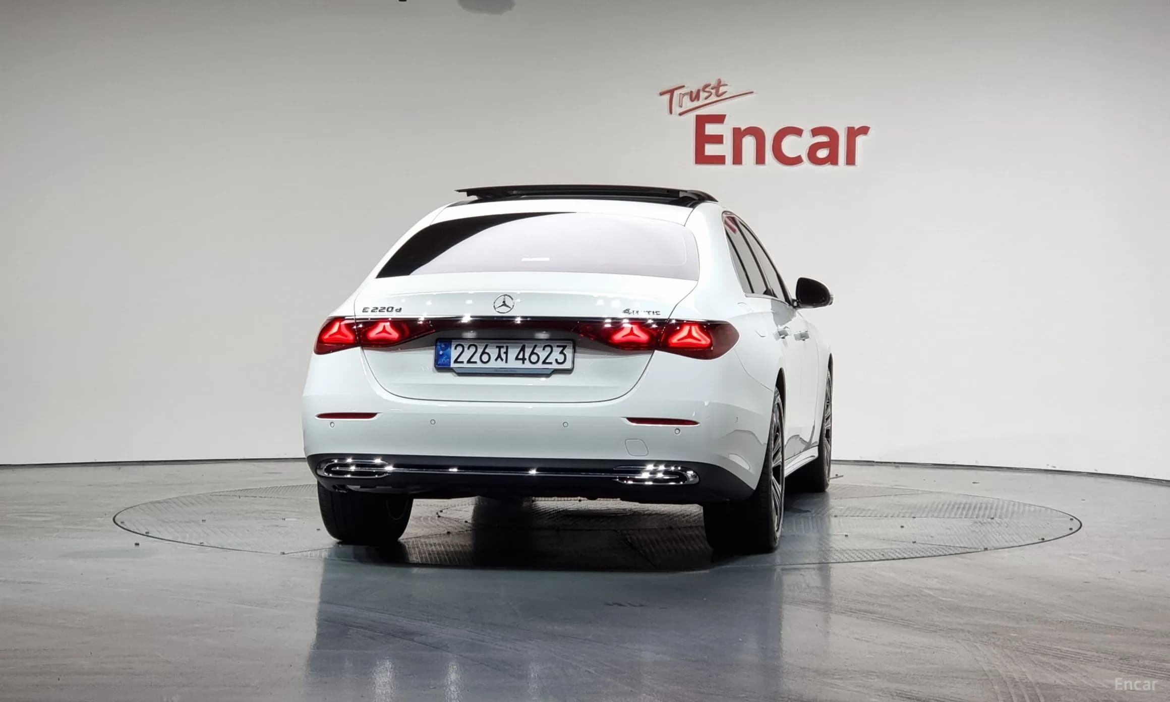 E-Class W214