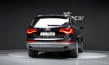 Q7