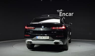 X4 (G02)