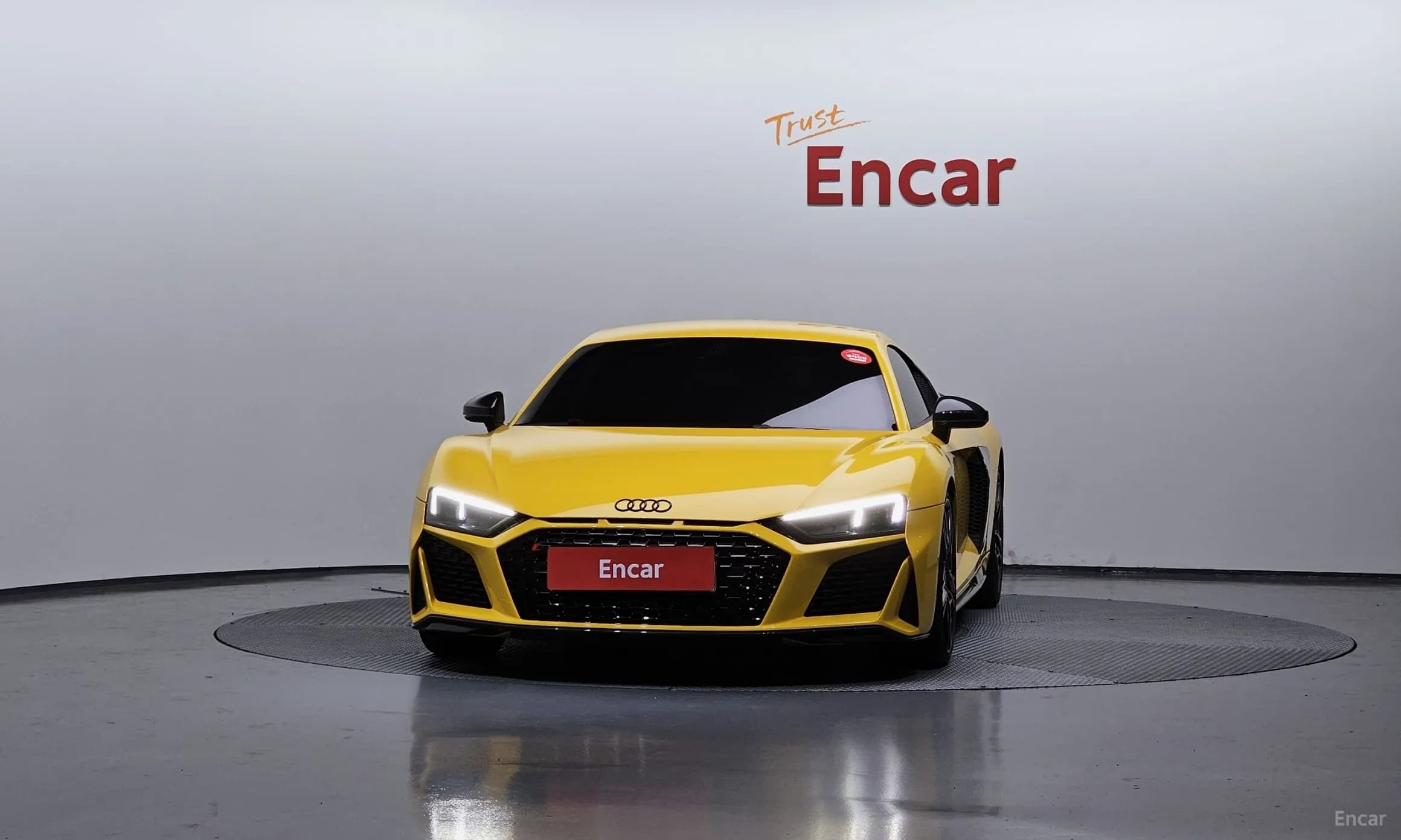 R8 (4S)