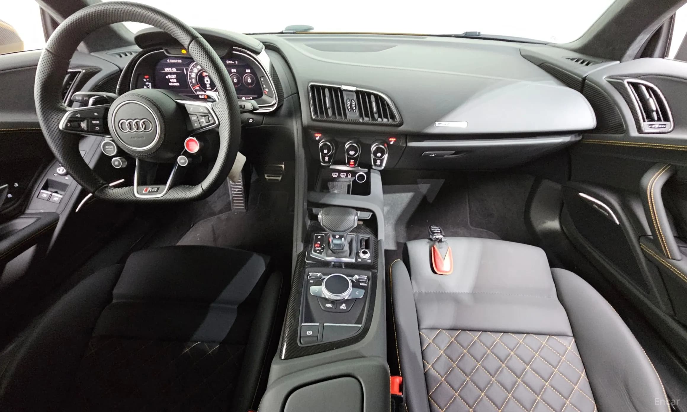 R8 (4S)