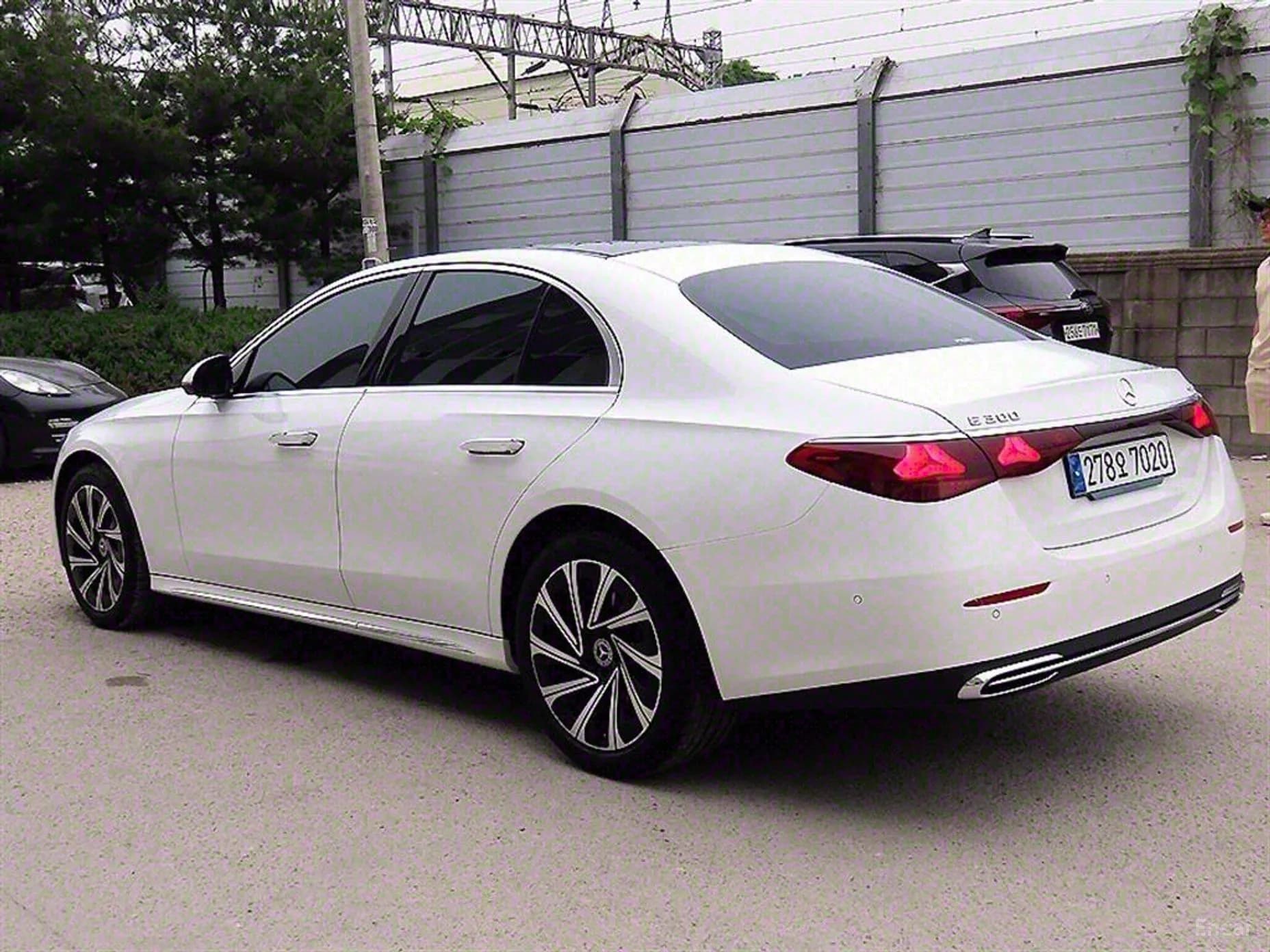 E-Class W214