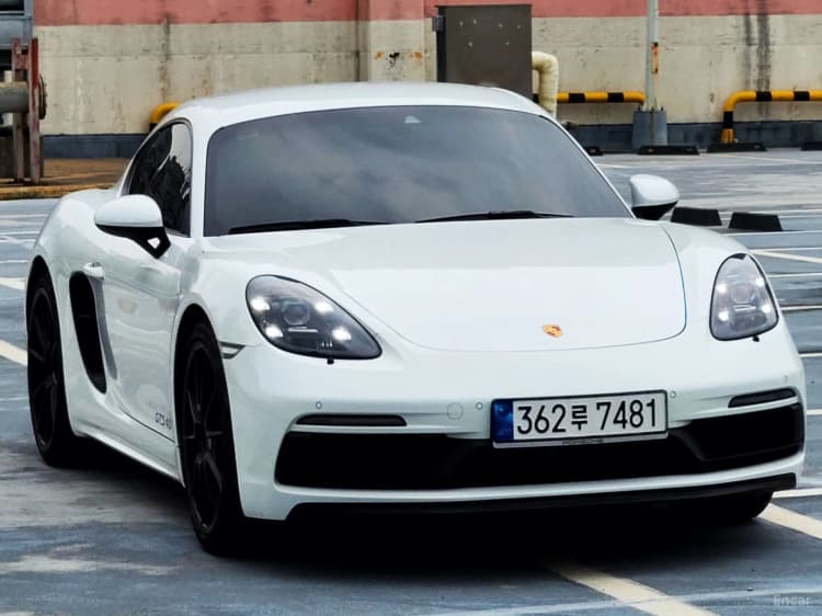 718 Cayman