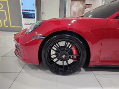 911 (992)