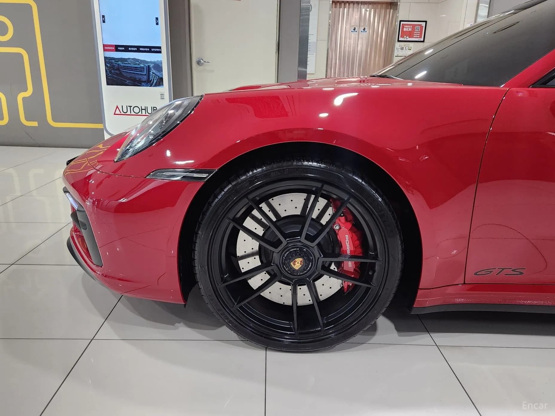 911 (992)