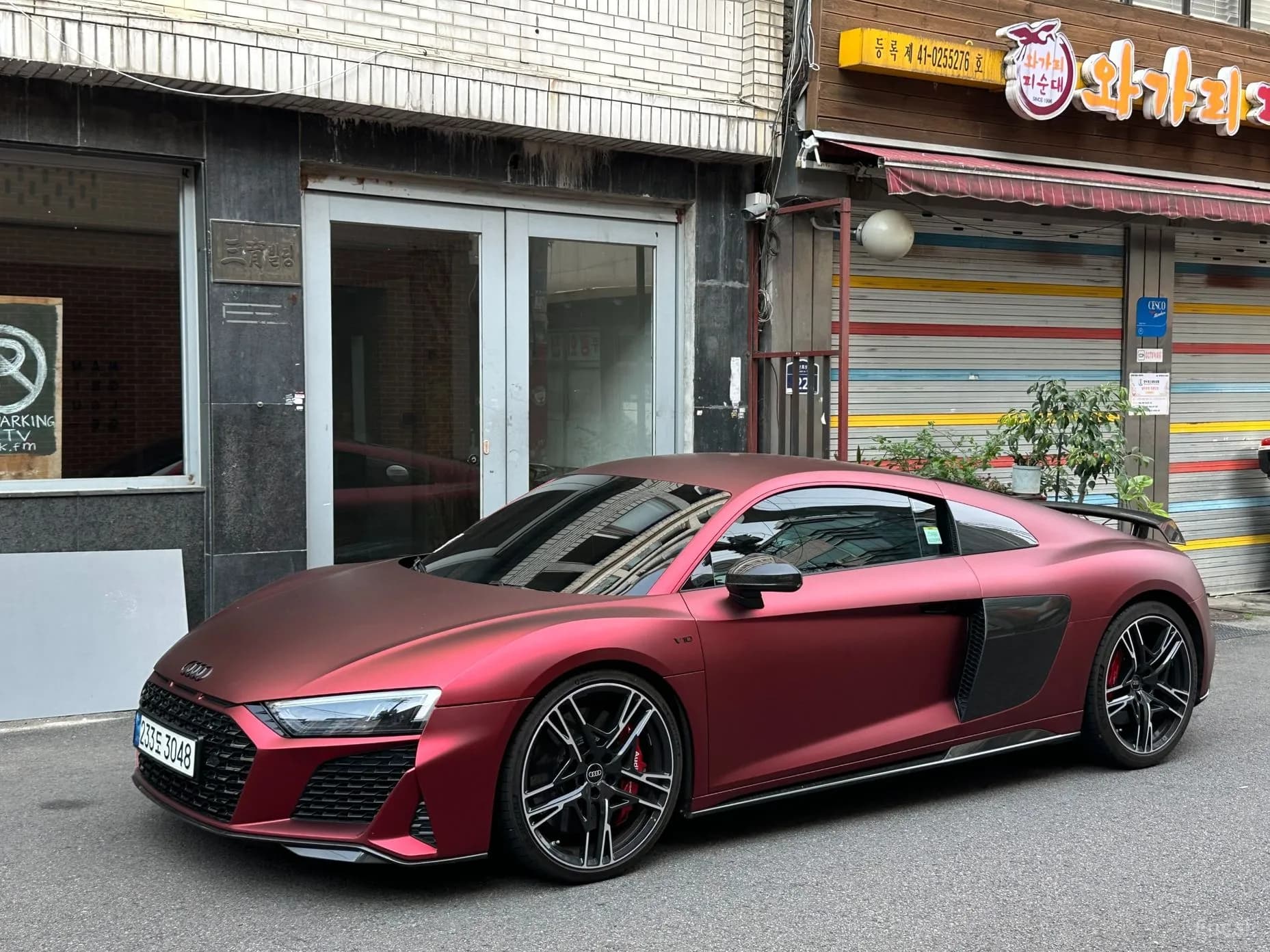 R8 (4S)