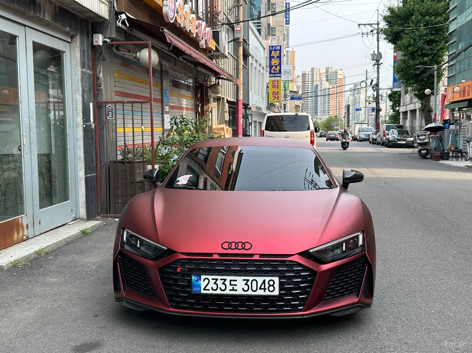 R8 (4S)