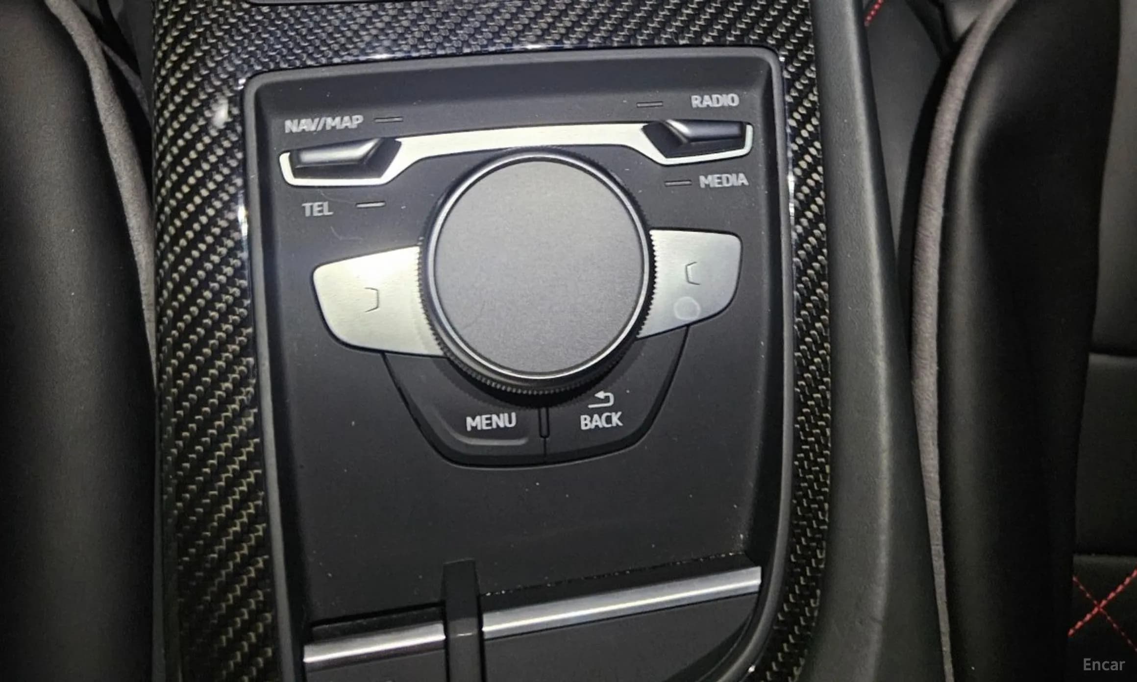 R8 (4S)