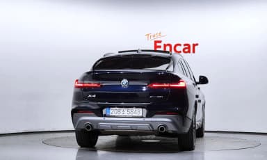 X4 (G02)
