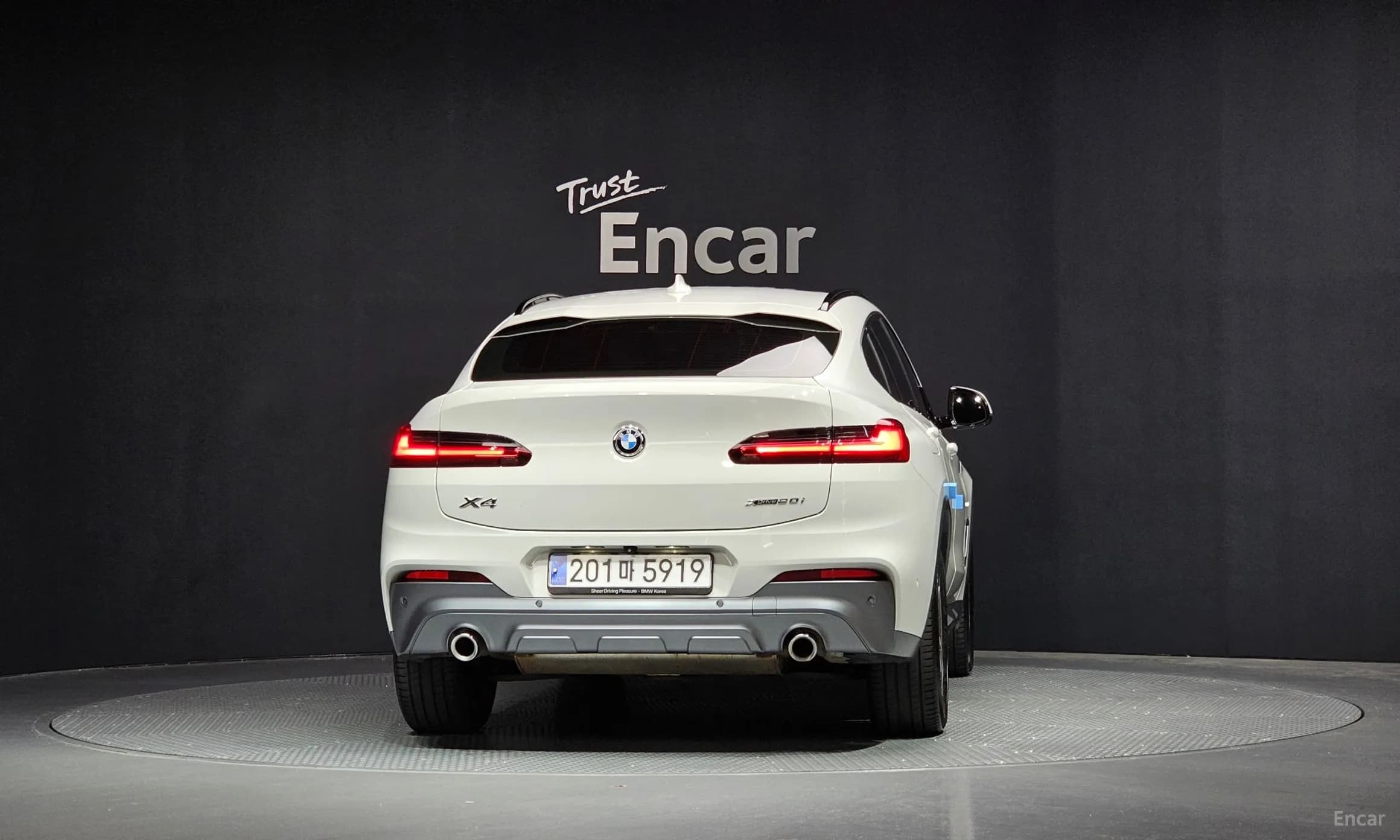 X4 (G02)