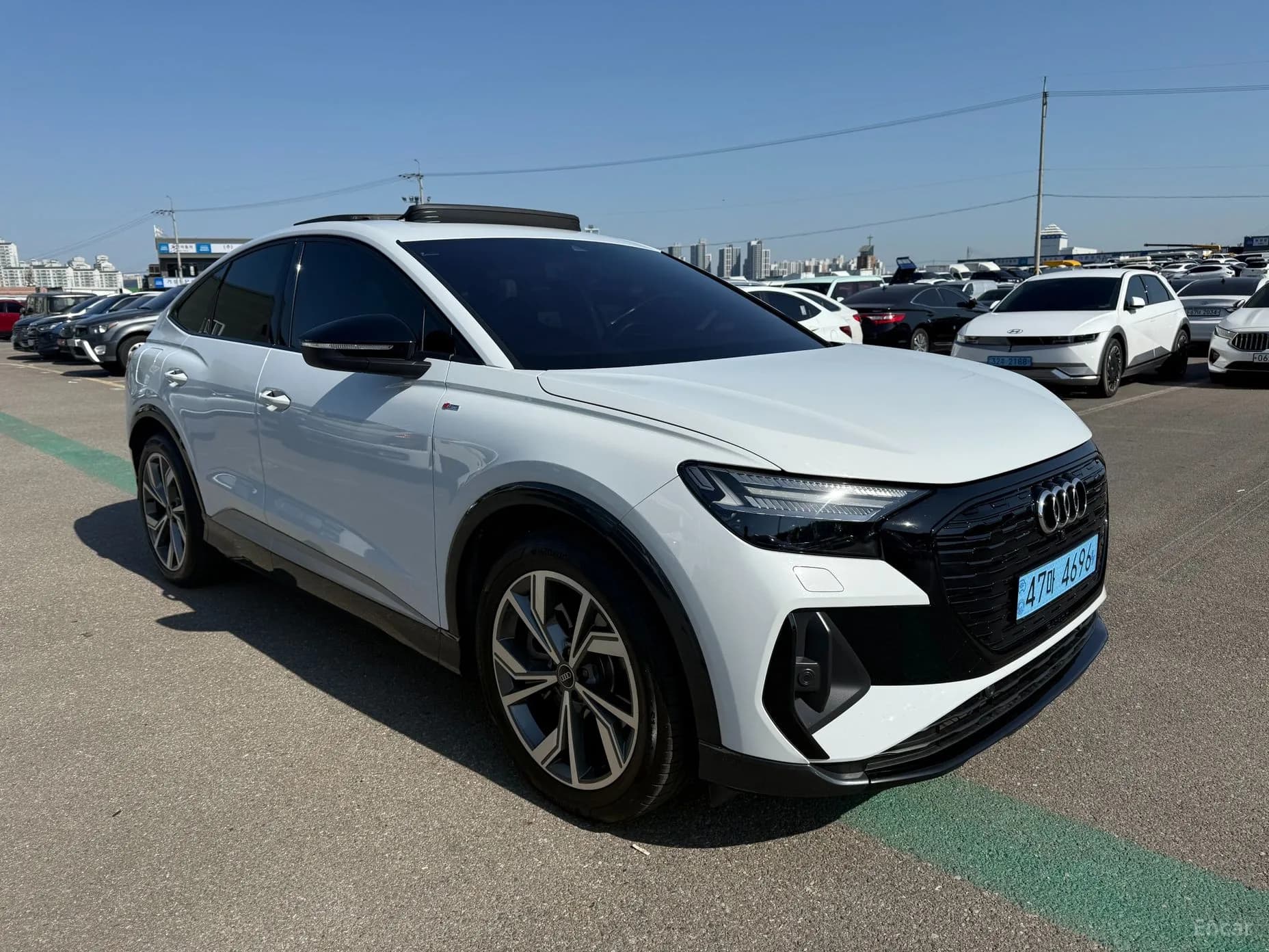 Q4 e-tron (F4)