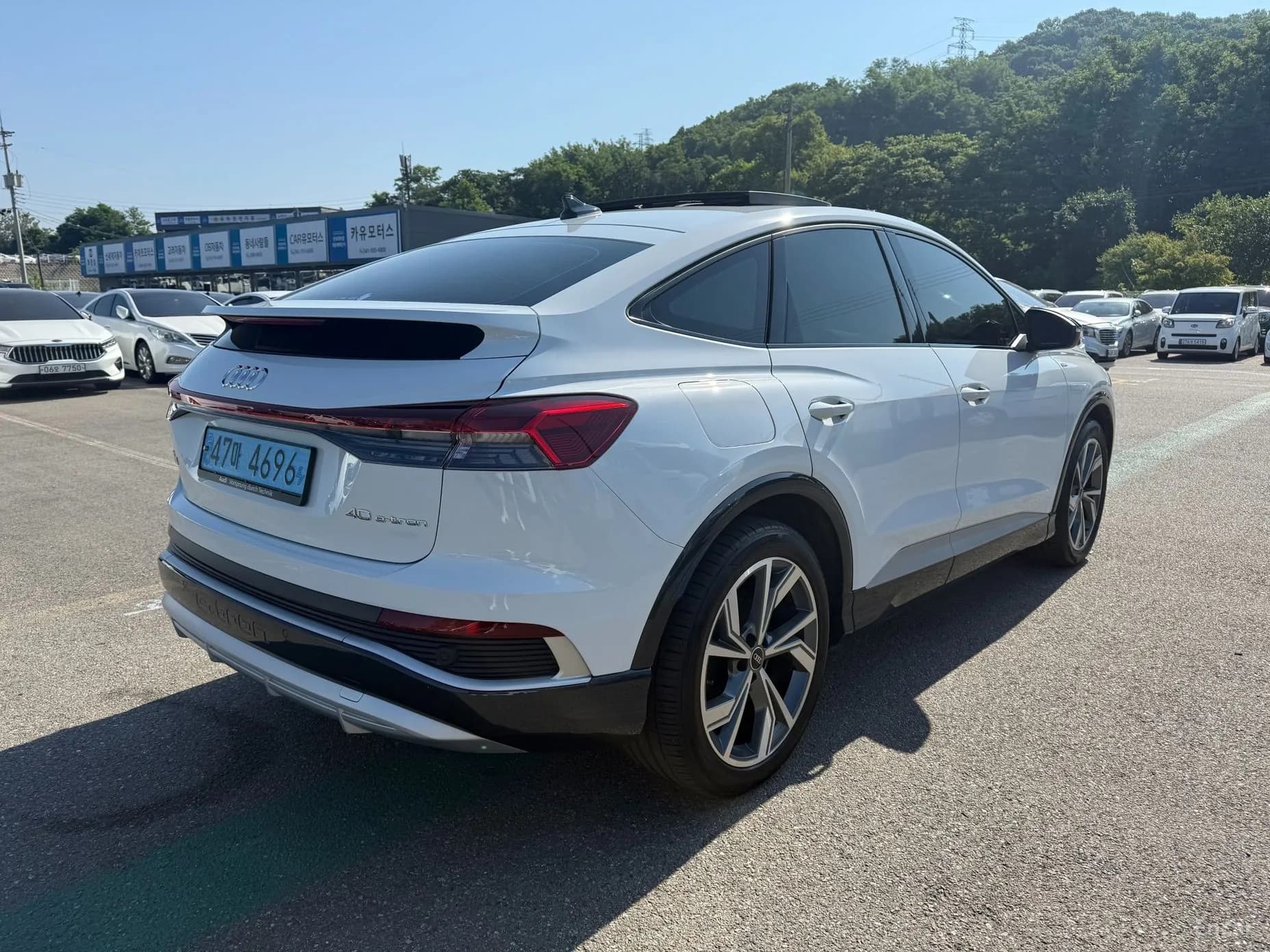 Q4 e-tron (F4)