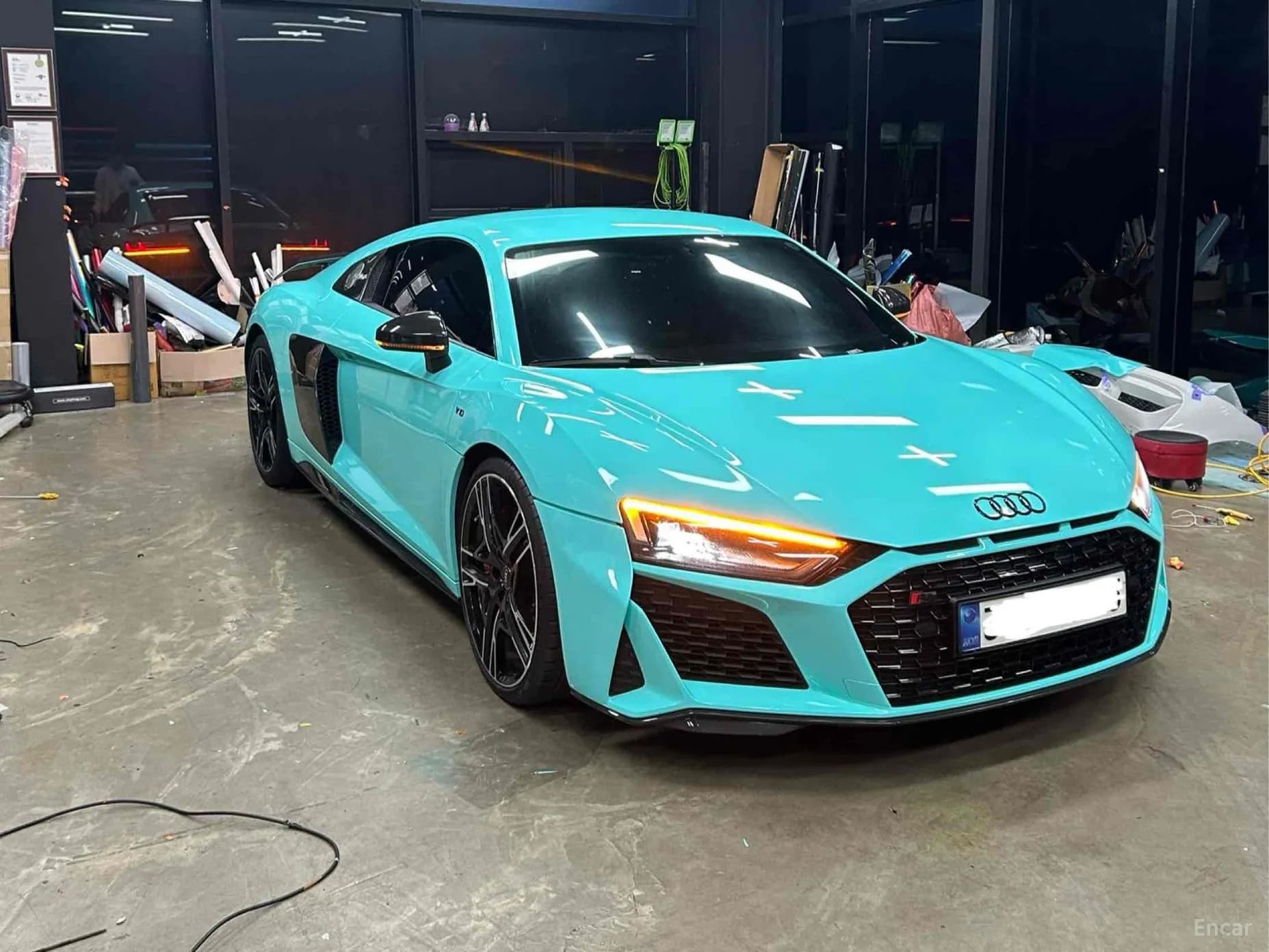 R8 (4S)