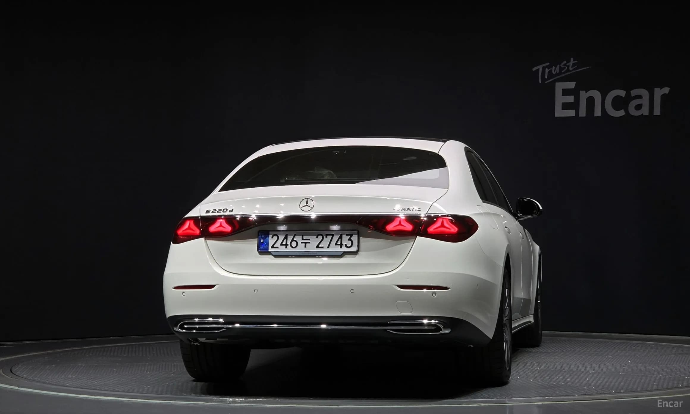 E-Class W214