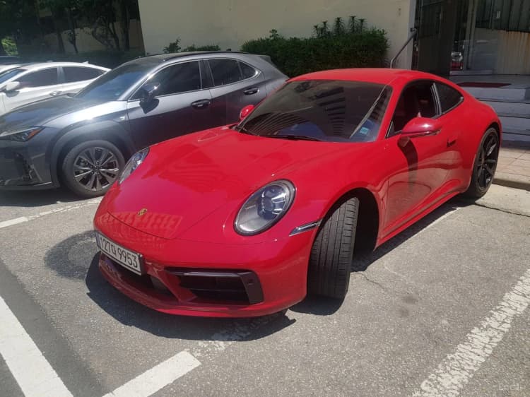 911 (992)