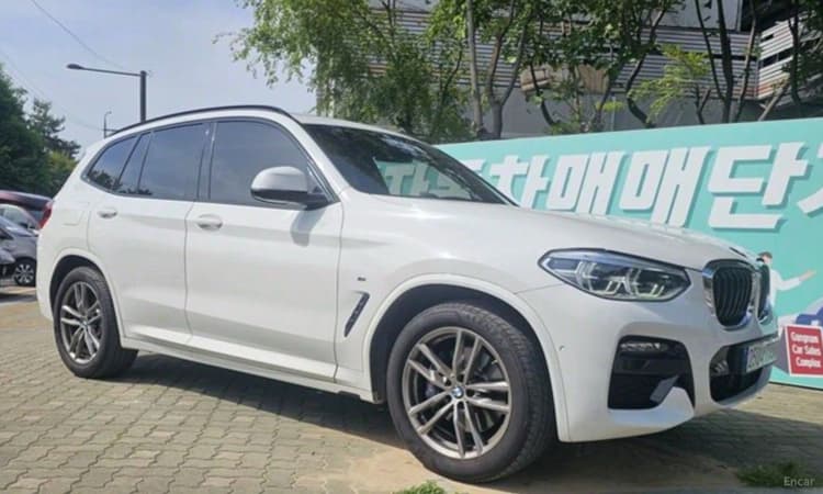 X3 (G01)