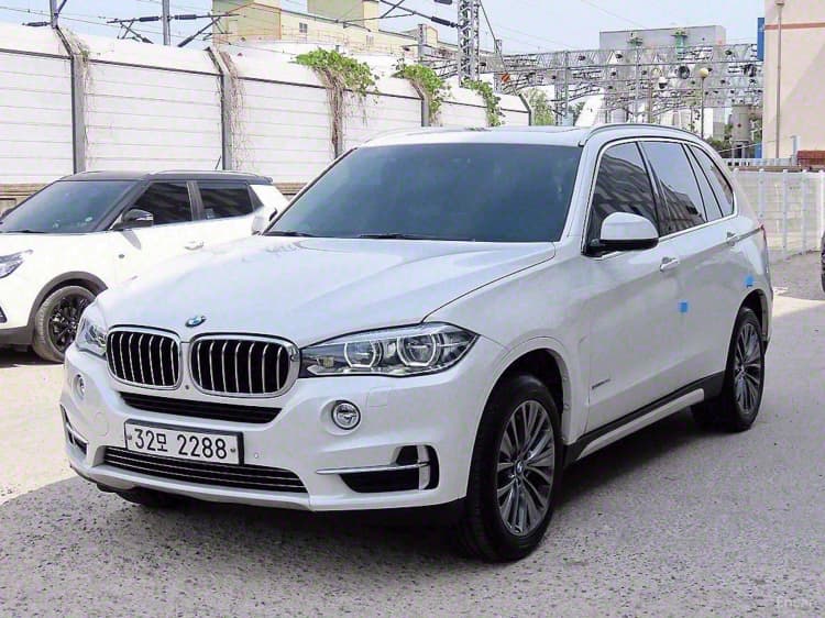 X5 (F15)