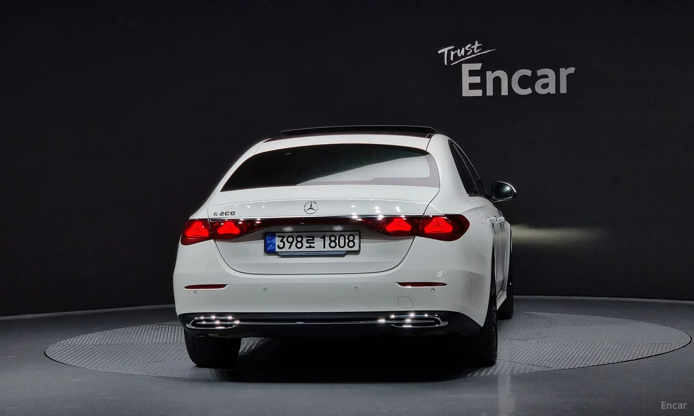 E-Class W214