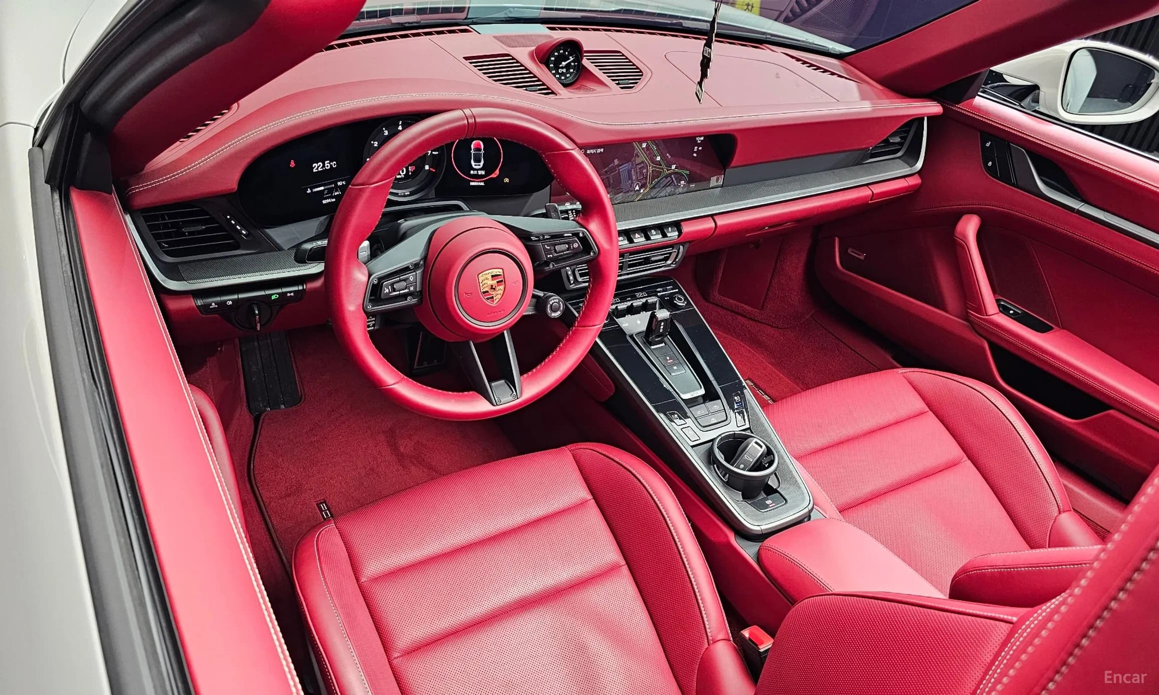 911 (992)
